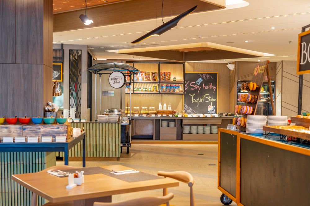 Le Meridien Khao Lak Beach 5*