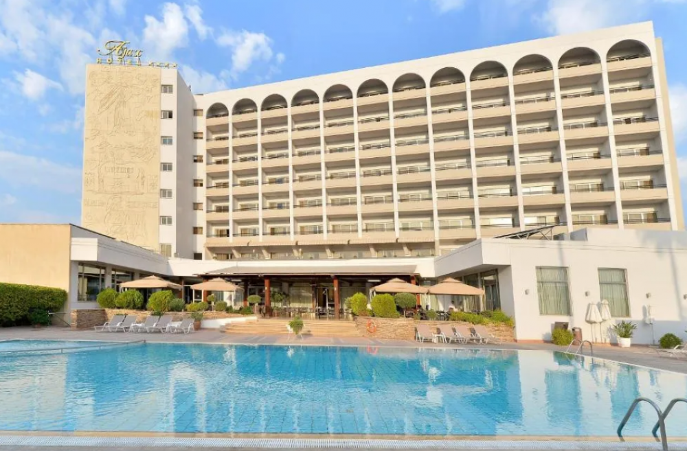 Ajax Hotel 4*