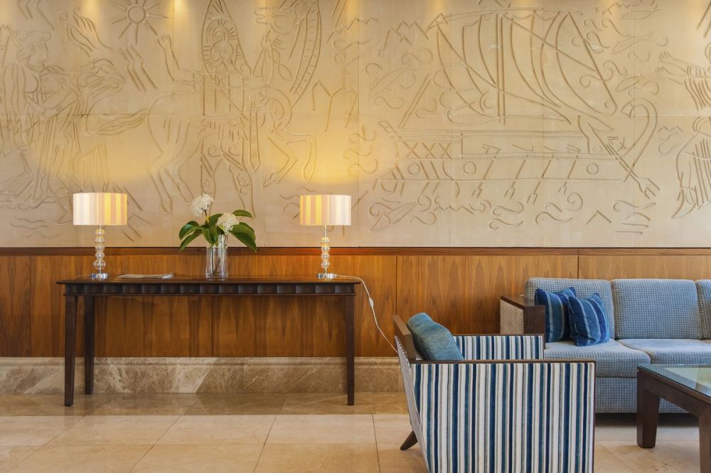 Ajax Hotel 4*