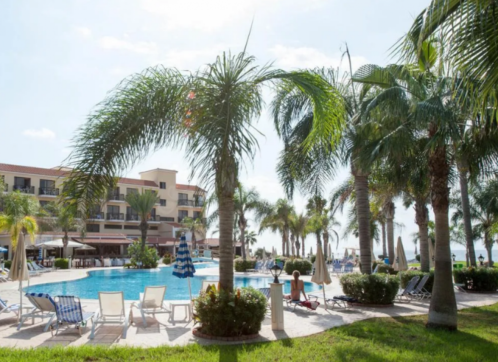 Nelia Sea Breeze 4*