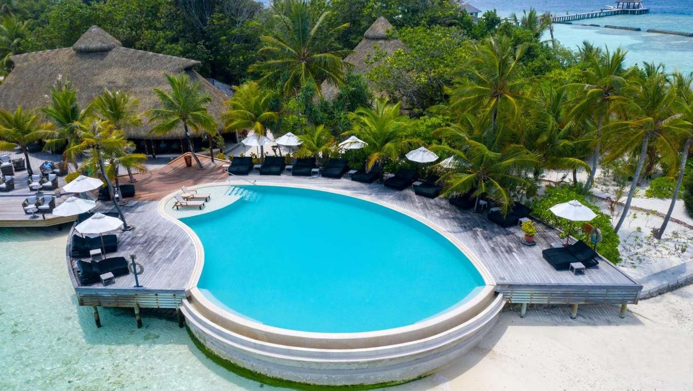 Komandoo Island Resort 4*