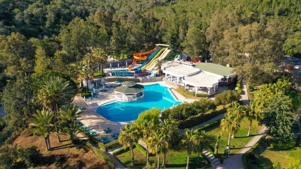Crystal Green Bay Resort & Spa 5*