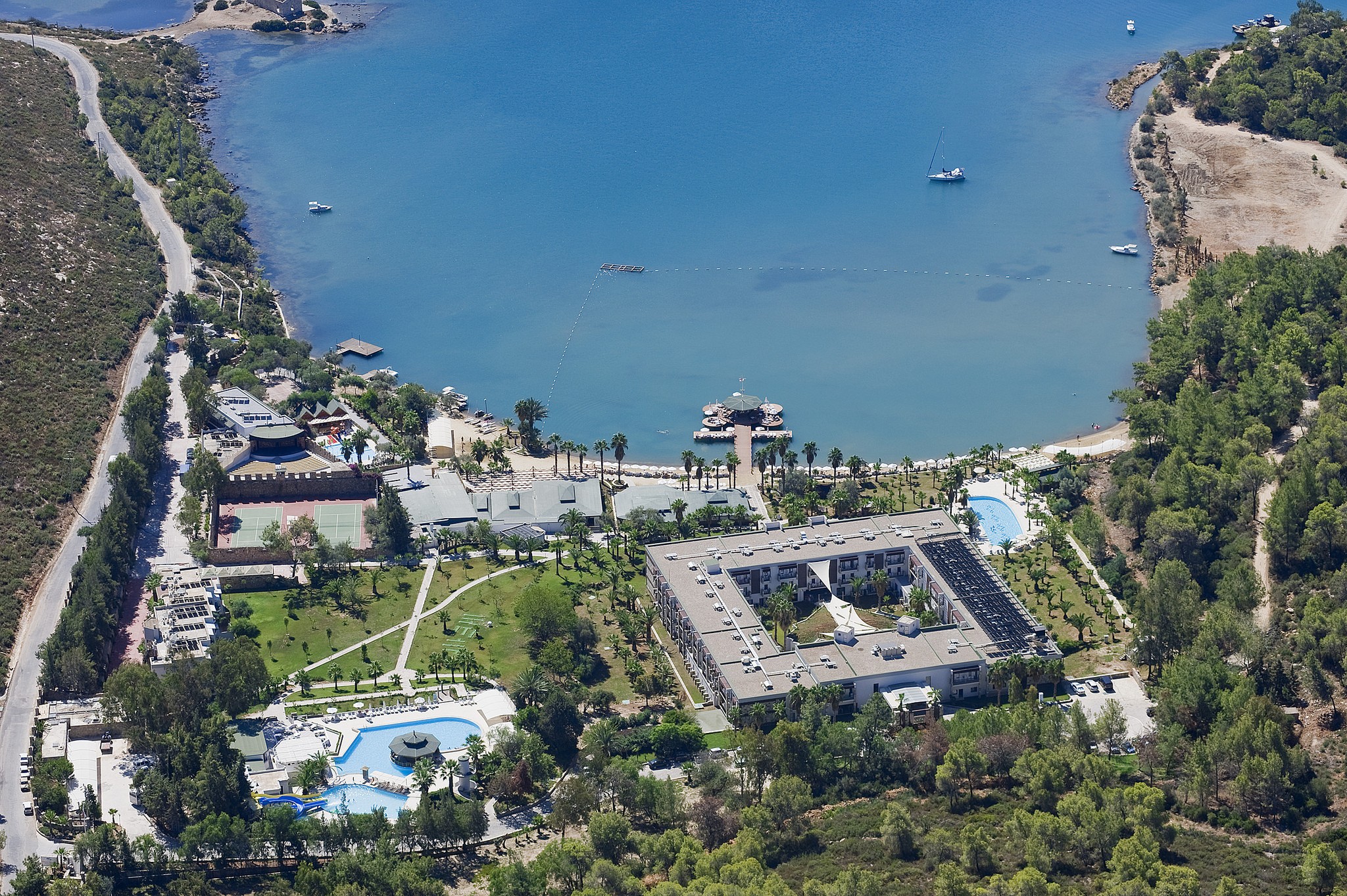 Crystal Green Bay Resort & Spa 5*