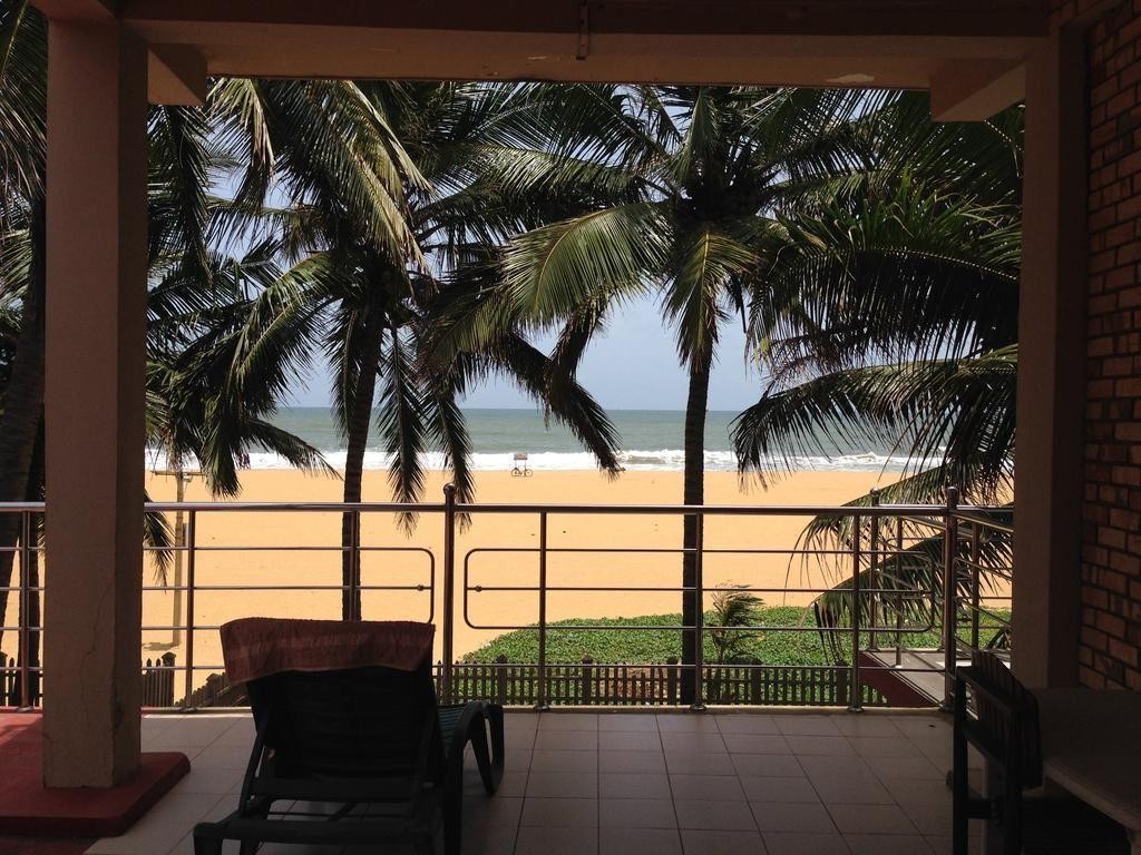Oasis Beach Resort Negombo 2*