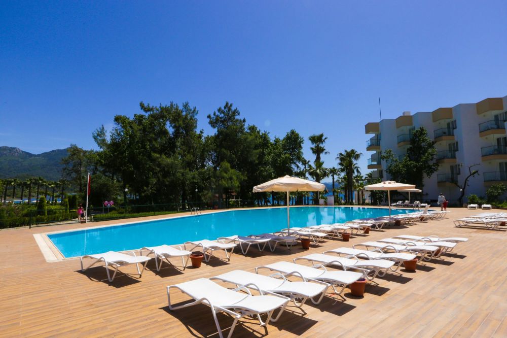 Fortezza Beach Resort Hotel 5*