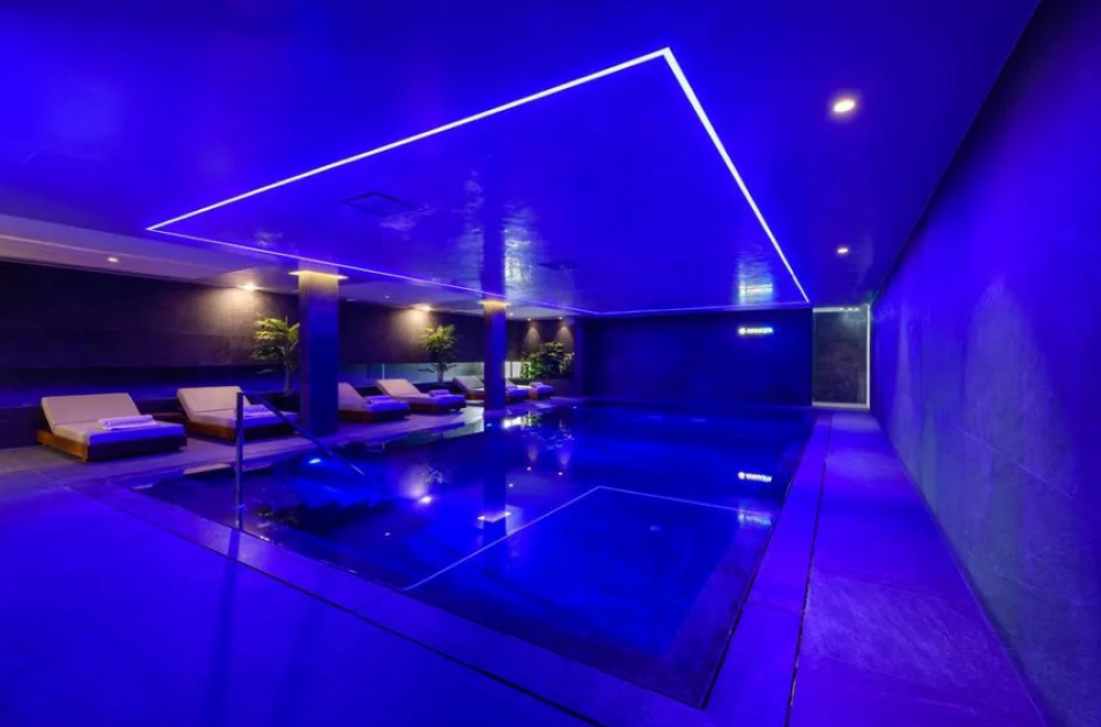 Ajax Hotel 4*