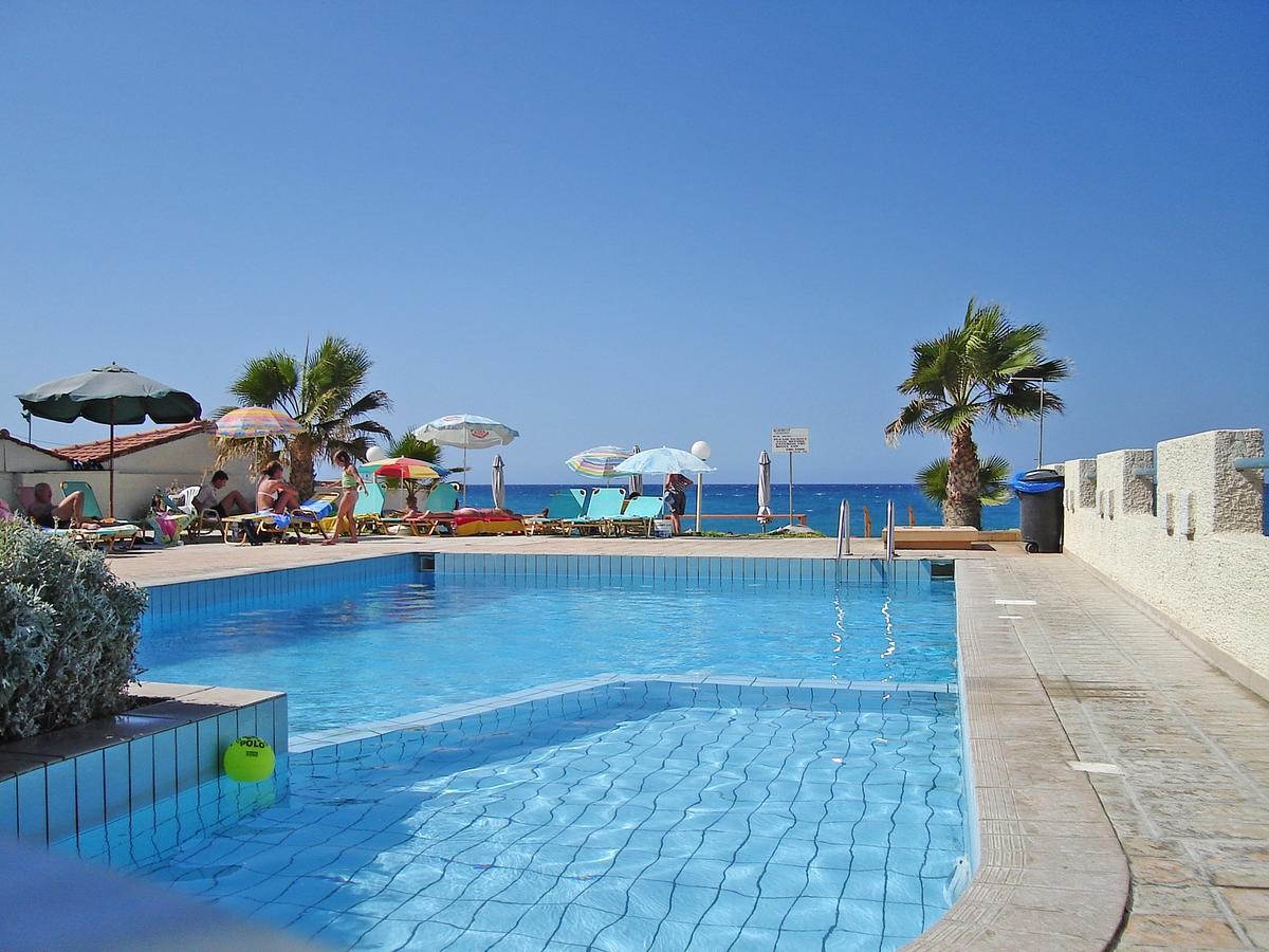 Seafront Beach Hotel Apartments 3*