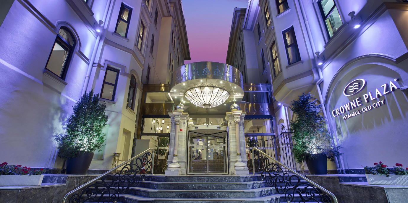Crowne Plaza Old City 5*