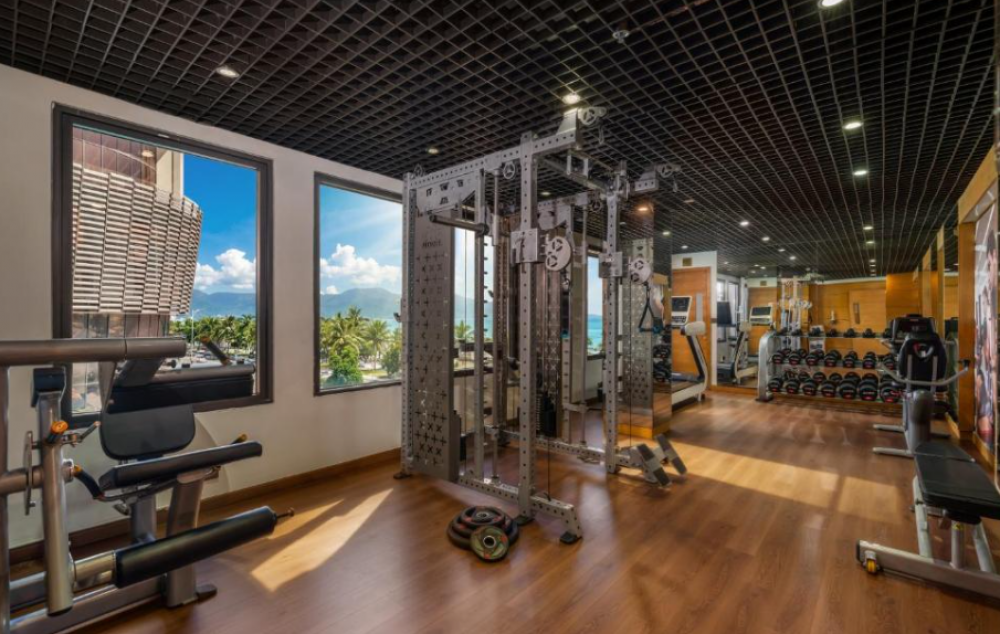 Holiday Beach Hotel Danang 4*