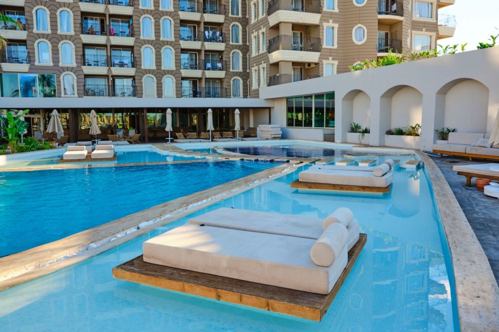 Laur Hotels Experience (Ex. Didim Beach Resort & Elegance) 5*
