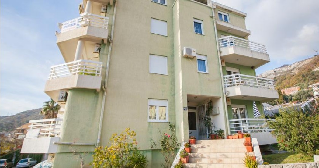 Apartments M Petrovac 3*