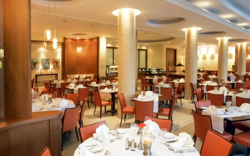 Ajax Hotel 4*