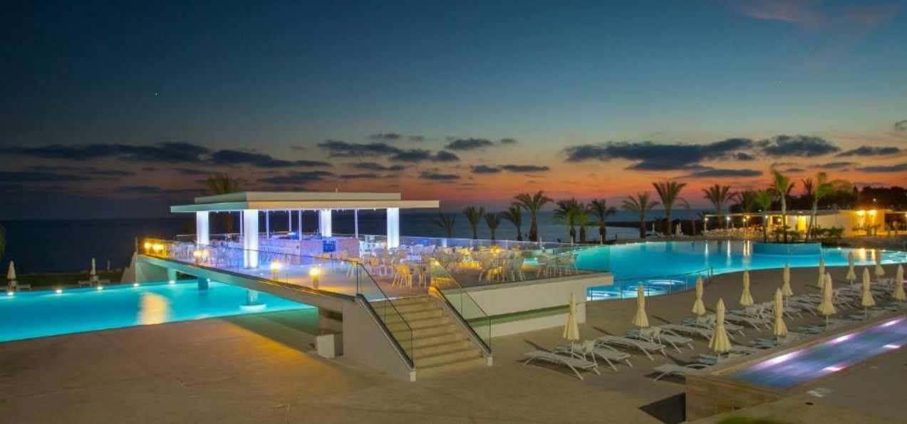 King Evelthon Beach Hotel and Resort 5*