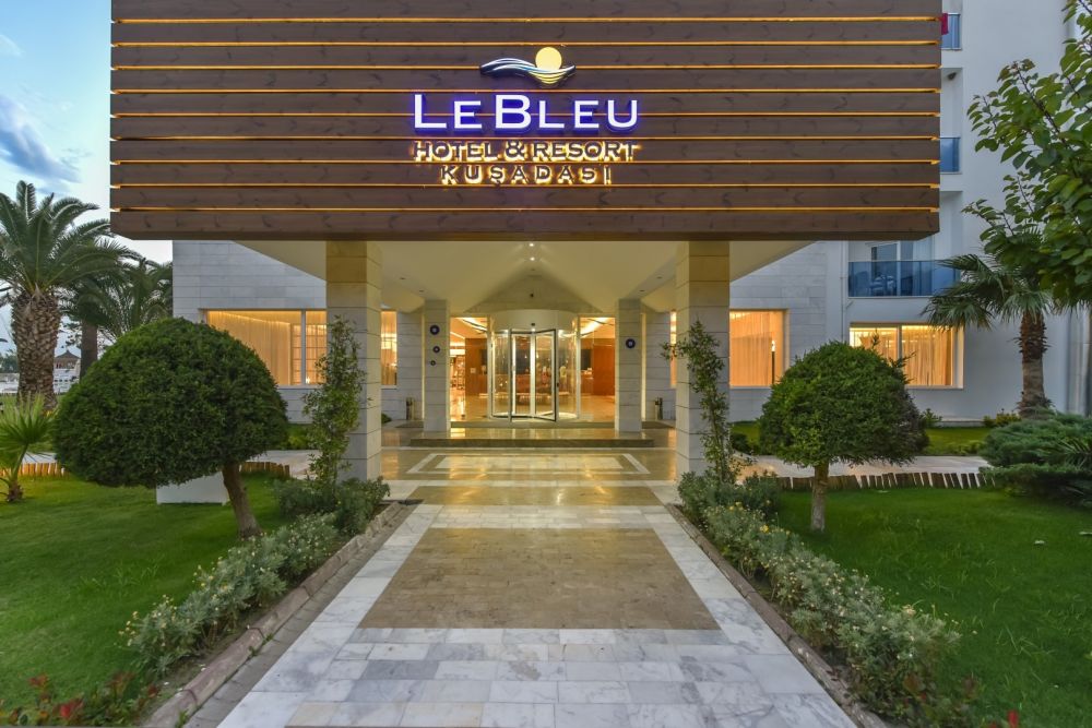 Le Bleu Hotel & Resort 5*