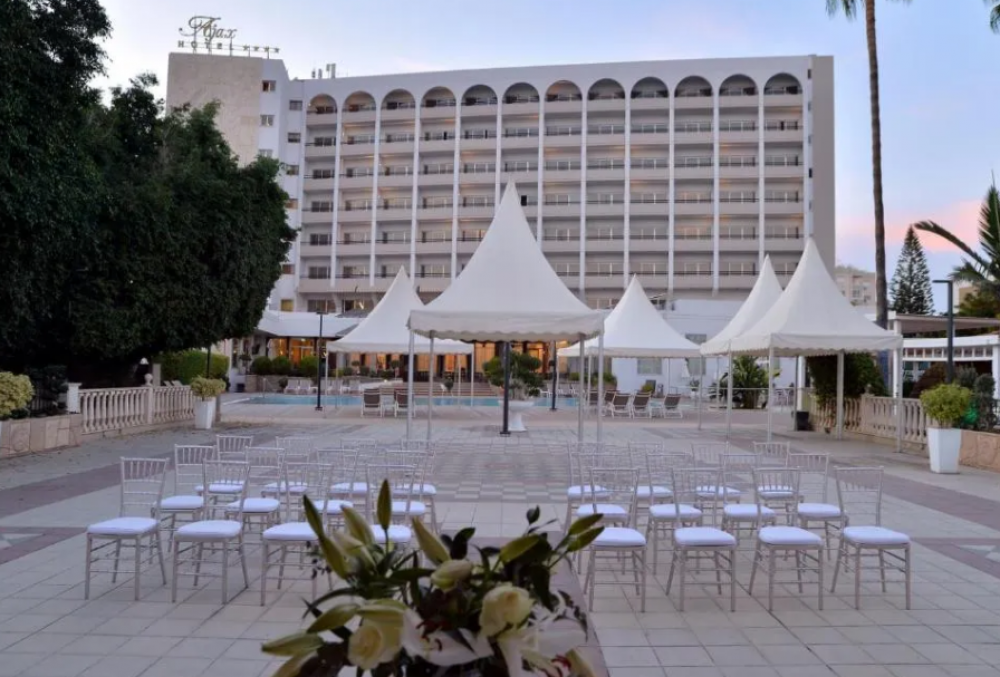 Ajax Hotel 4*