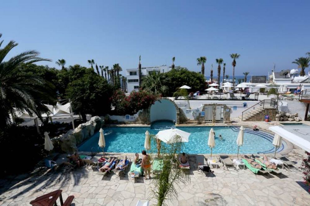 Dionysos Central Hotel 3*