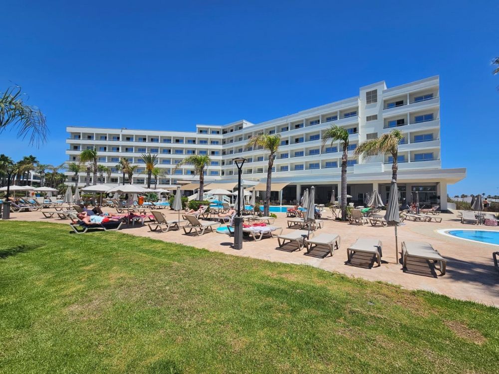 Nelia Sea Breeze 4*