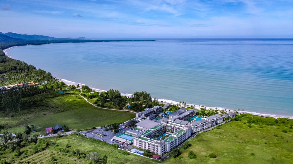 Le Meridien Khao Lak Beach 5*
