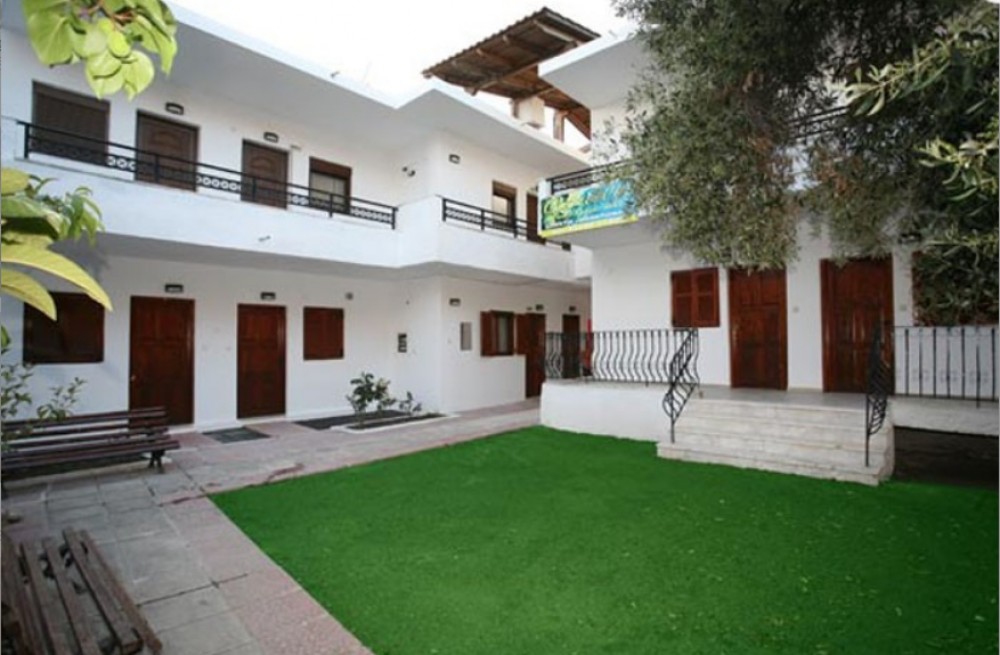 Coralli Holidays Rooms and Apartments 3*