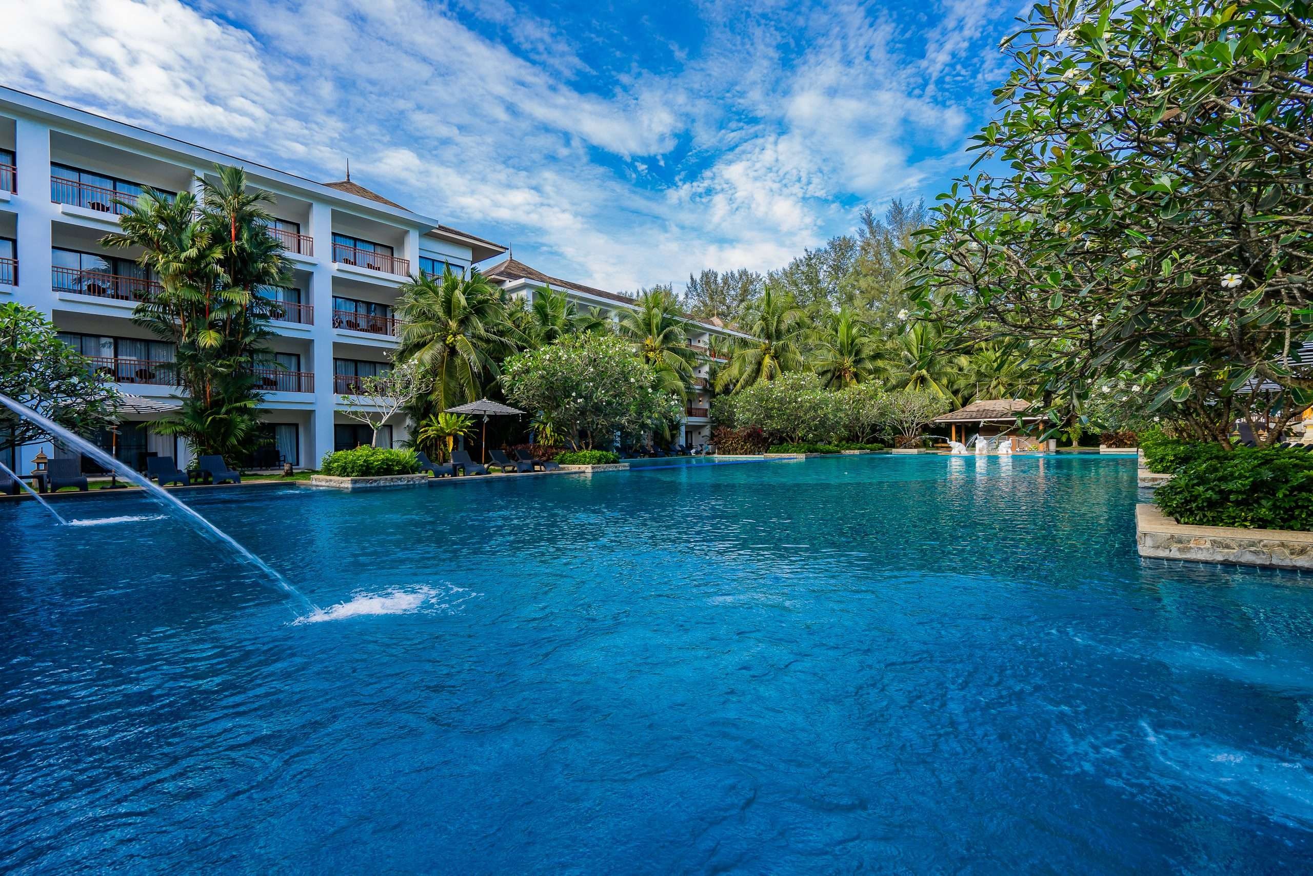 Naithonburi Resort 4*