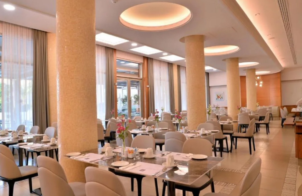 Ajax Hotel 4*