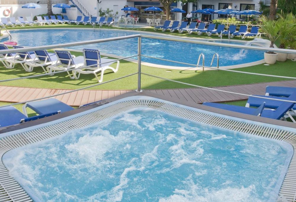 GHT Balmes Apartments & Splash (Calella) 3*