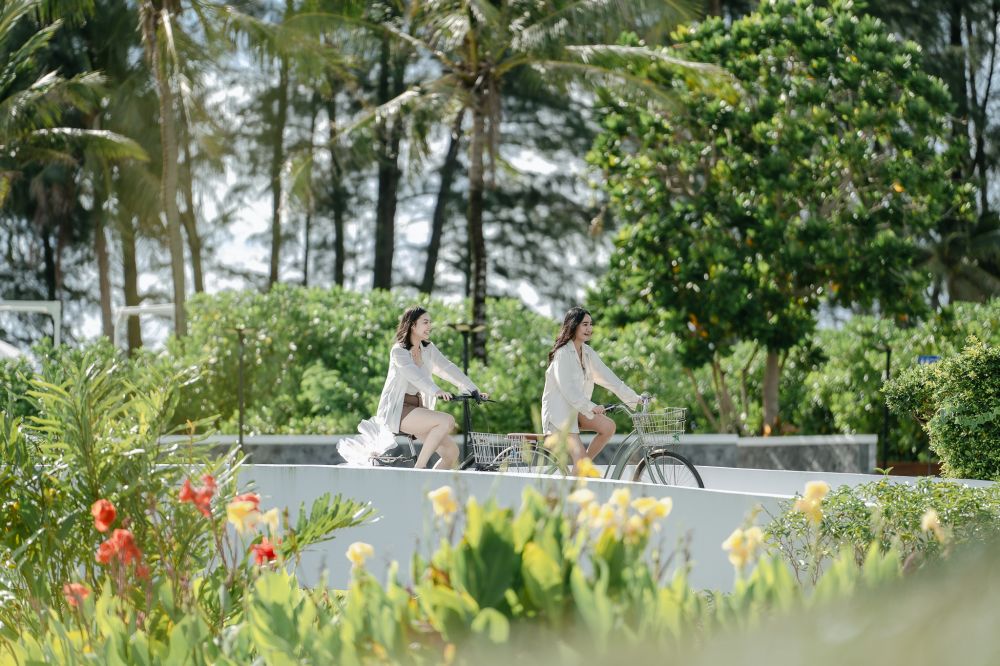 Splash Beach Resort Maikhao Phuket 5*