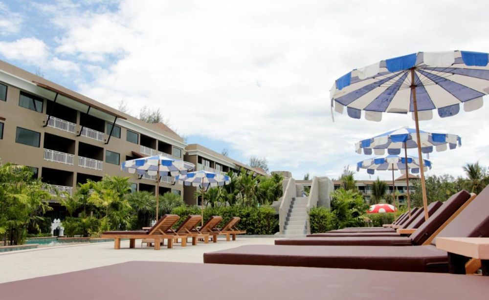Maikhao Palm Beach Resort 5*