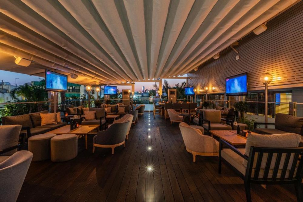 Liquid Hotel 