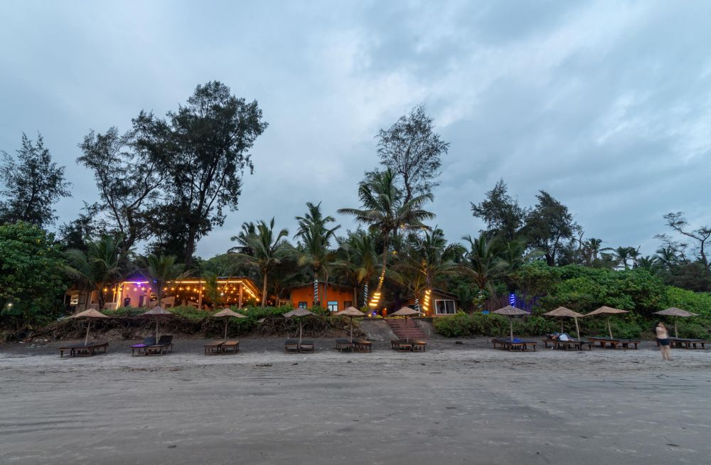 Amadi Beach Front Resort 4*