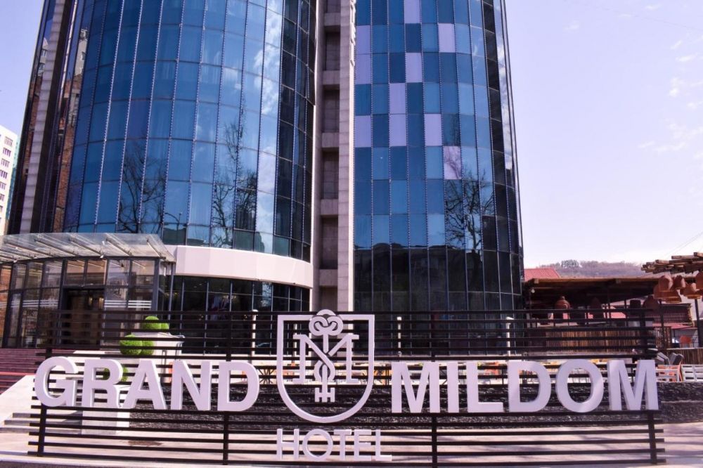 Grand Mildom Hotel 3*