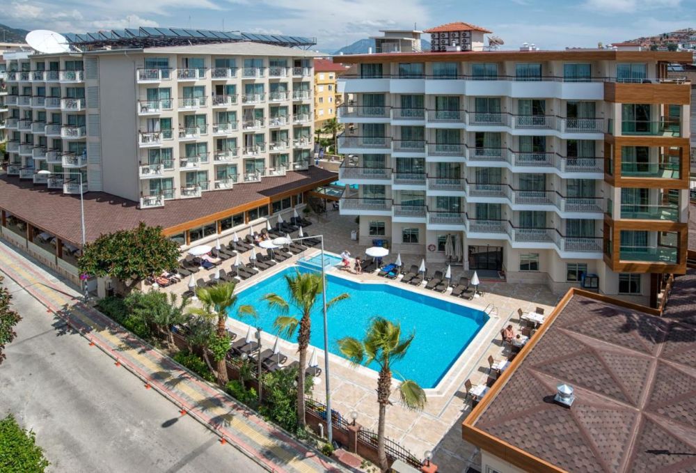 Riviera Hotel 4*