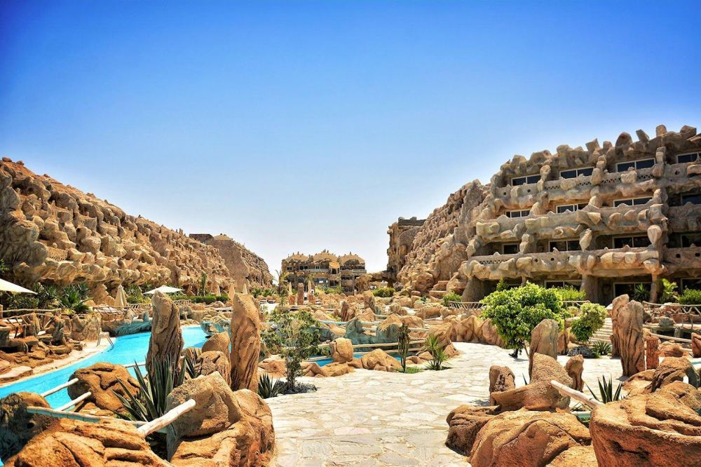 Caves Beach Resort Hurghada 5*