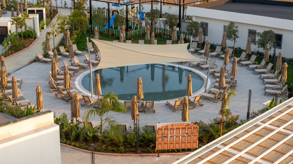 Raxeria Hotel 5*