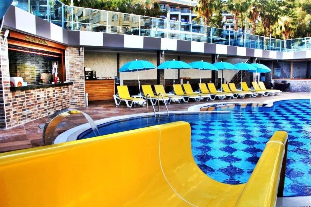 Vella Beach Hotel 3*