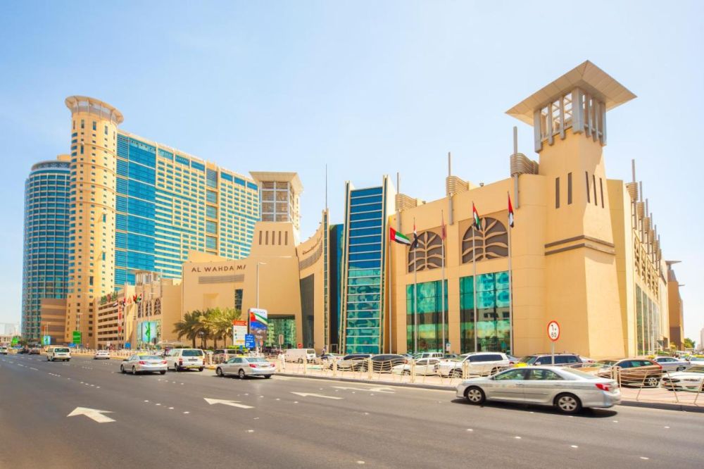 Grand Millennium Abu Dhabi Al Wahda 5*