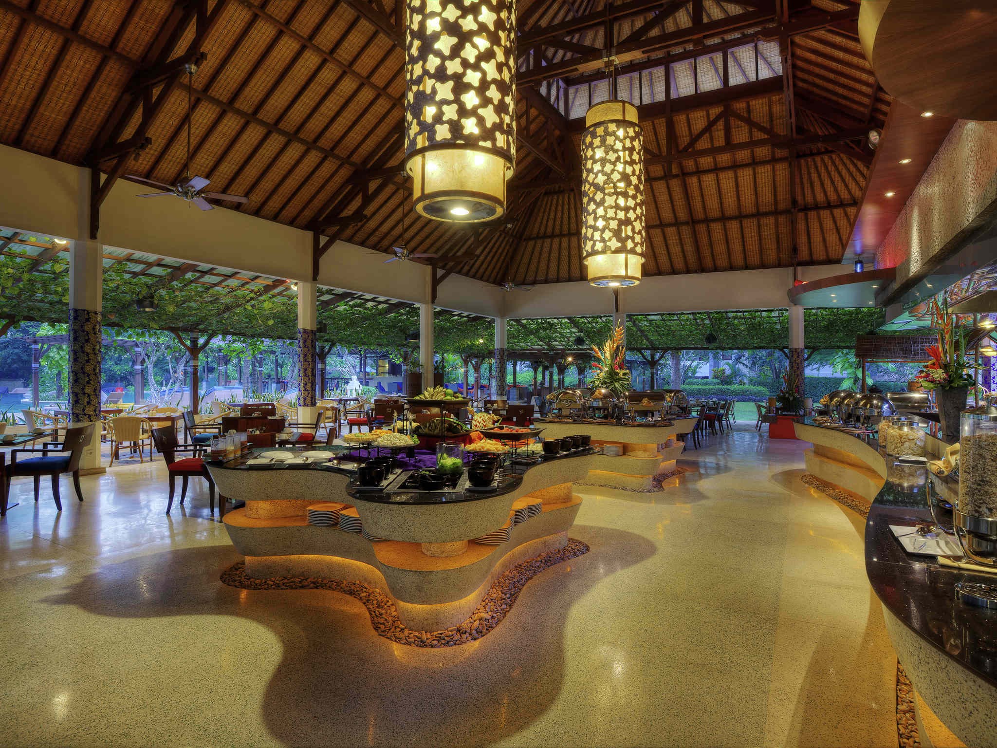 Novotel Bali Nusa Dua Hotel & Residences 4*