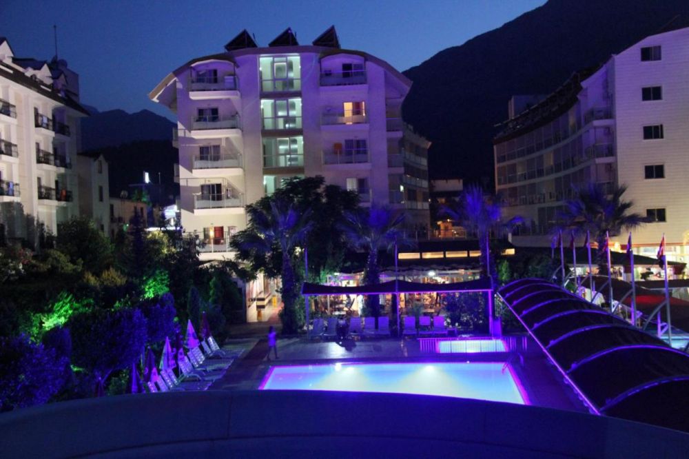 Lims Bonadea Beach Hotel 4*