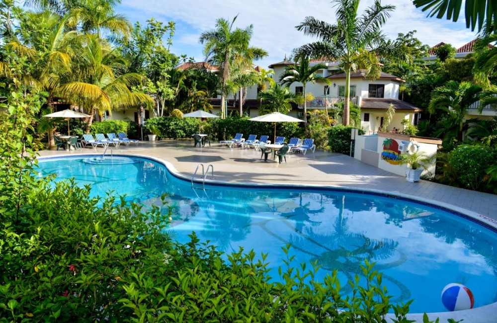 CocoLaPalm Seaside Resort 3*