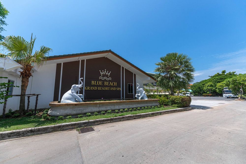 Blue Beach Grand Resort And Spa (ex. Chalong Beach Hotel & Spa) 4*