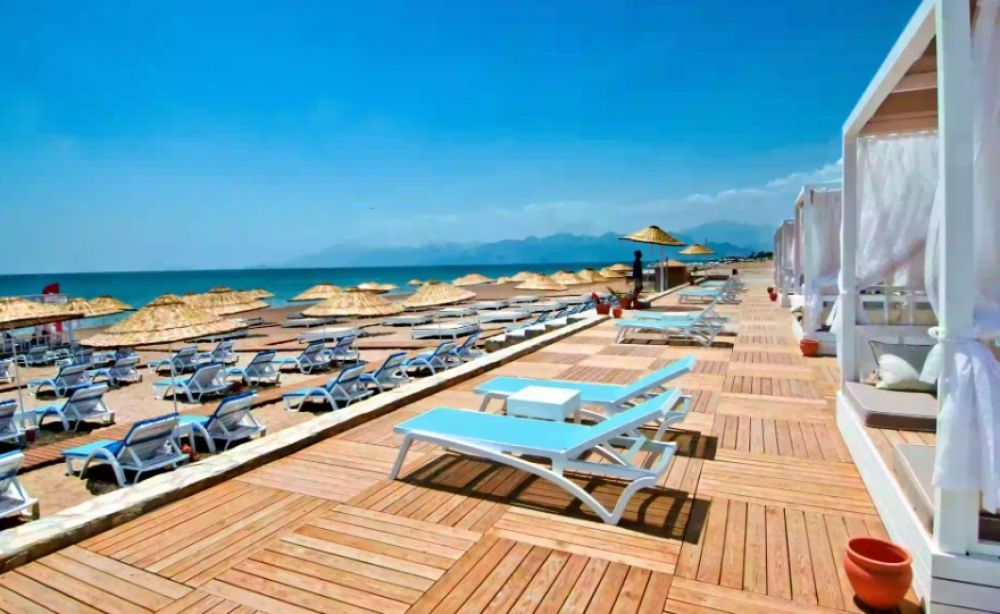 Holiday Inn Antalya Lara 4*