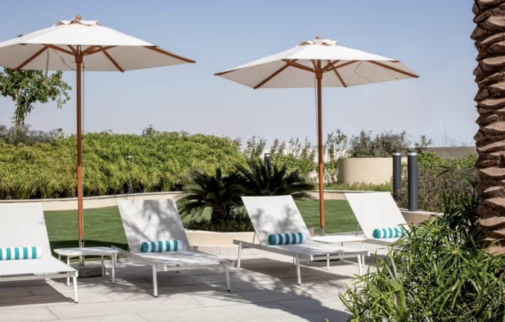 Holiday Inn And Suites Dubai Science Park 4*