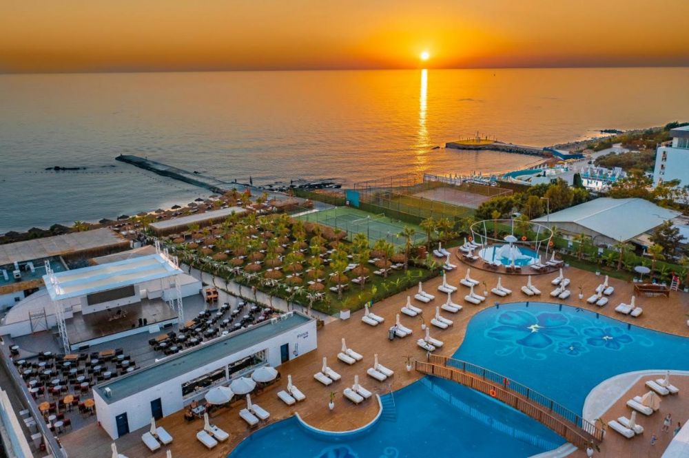 Q алания. Отель Руби платинум Алания. Rubi Platinum sign 5*. Rubi Platinum. Antalya Resort.