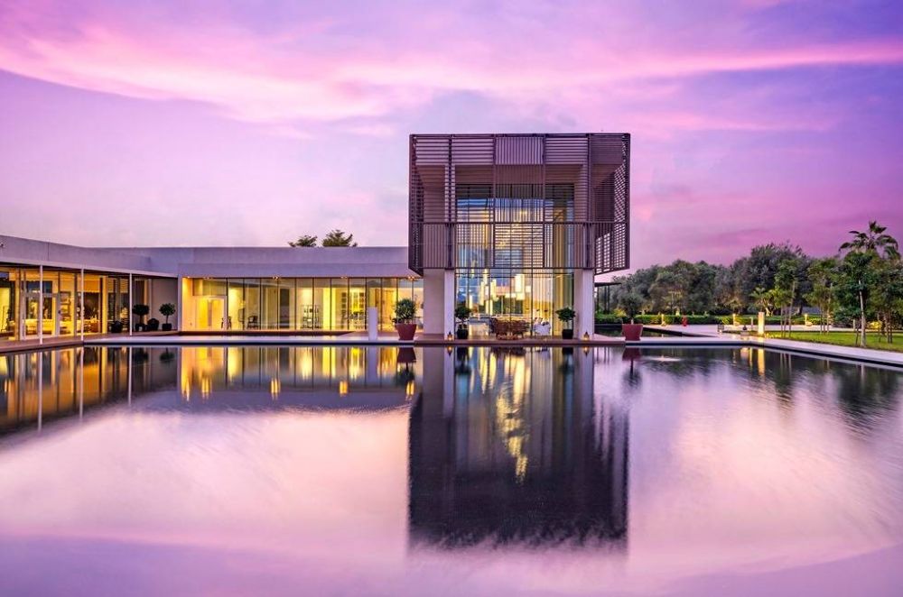 Үлкен мүшесі бар аққұбамен секс Летисия Каста порнода трахает