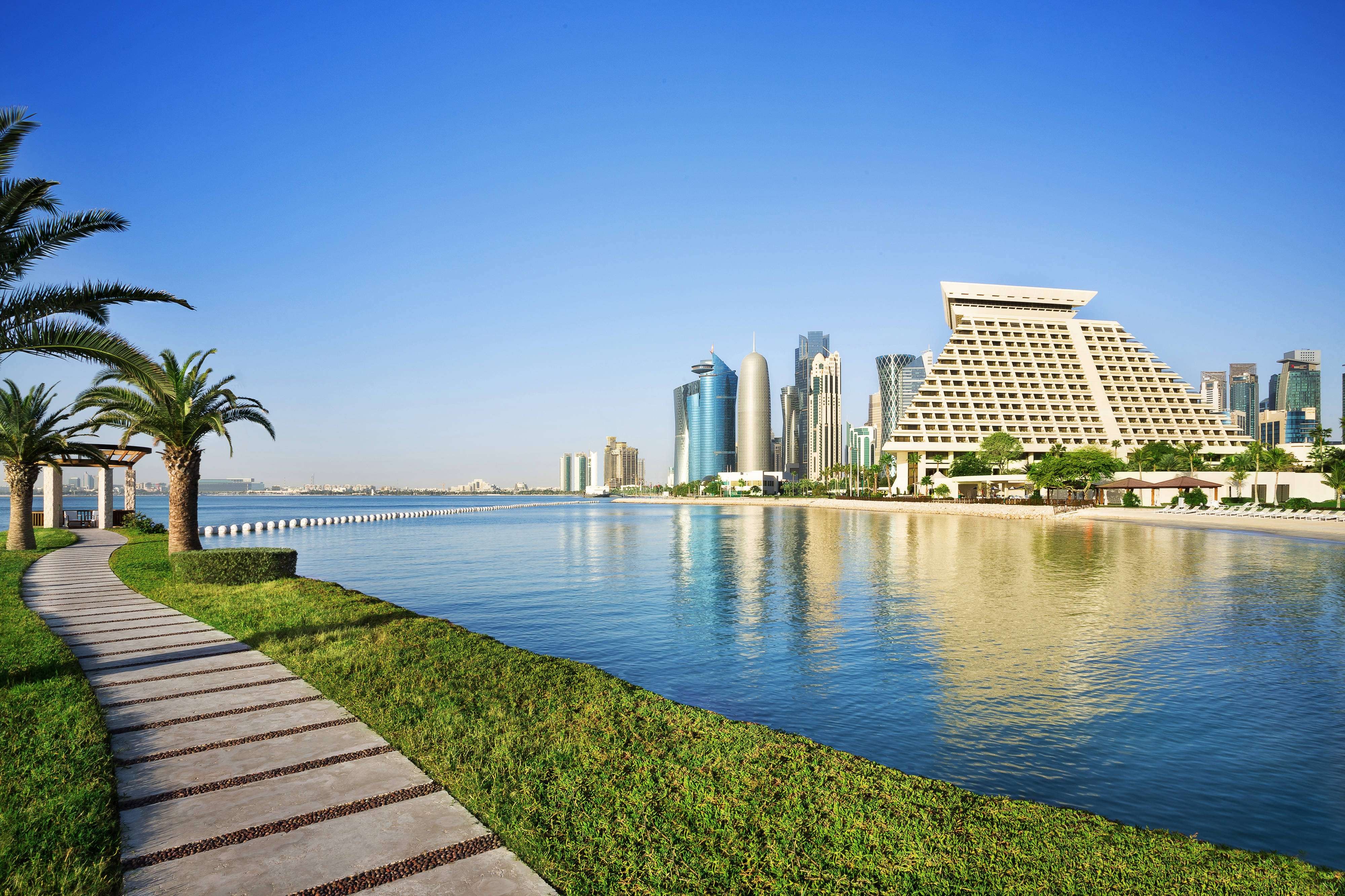 Туры в катар. Doha Corniche Доха. Шератон Доха Катар. Корниш Катар. Sheraton Grand Doha Resort 5*.