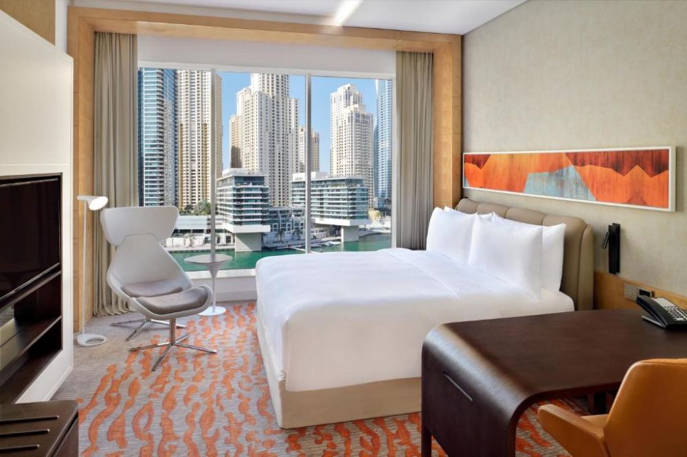 1 King Bed Club Room Marina View/City View, Crowne Plaza Dubai Marina 5*