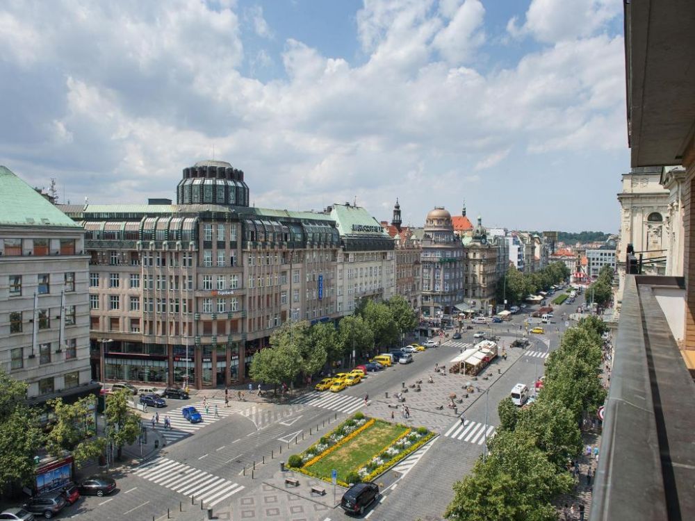 Double with Wenceslas square view, Ramada Prague City Centre 4*
