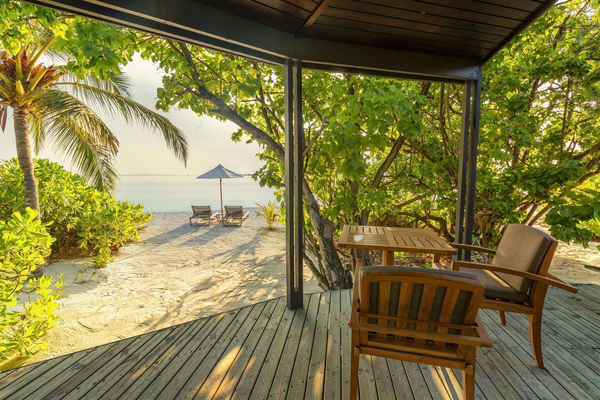 Premium Jacuzzi Beach Villa, Komandoo Island Resort 4*