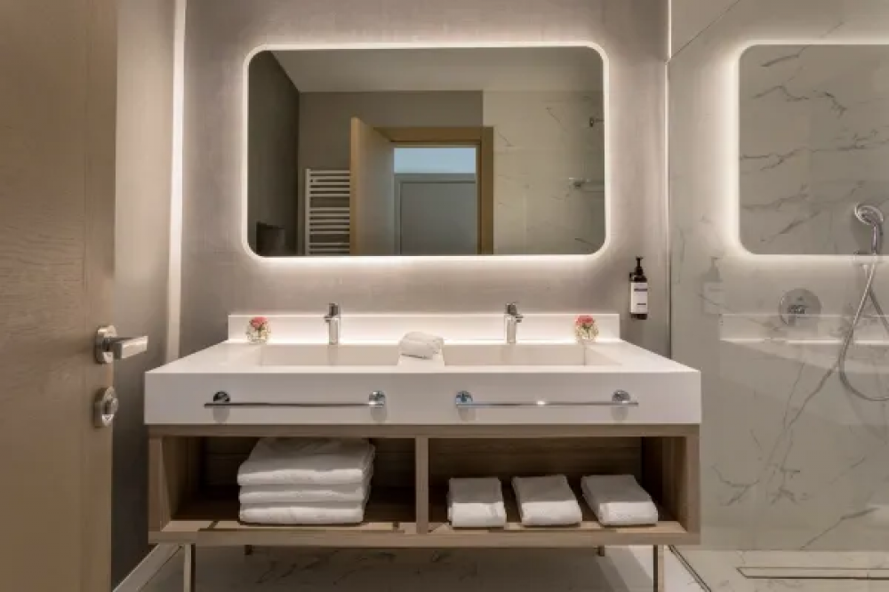 1 King + 2 Twin Bed Room, Hyatt Regency Kotor Bay Resort (ex. Blue Kotor Bay) 5*