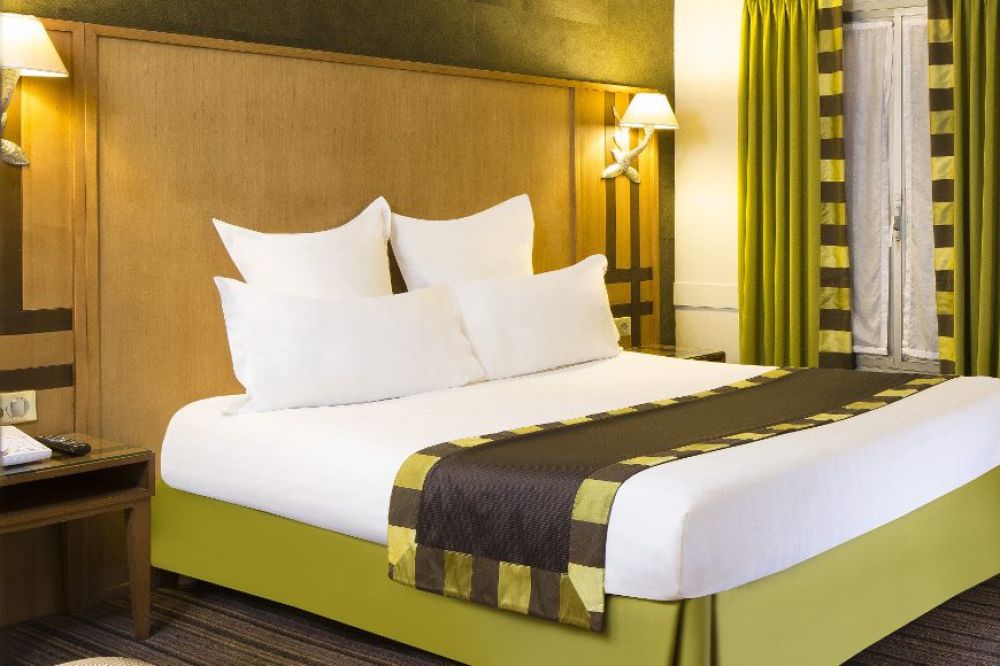 SNGL Comfort, Hotel Mondial 3*